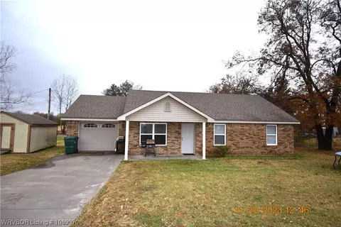 1933 N Spillman St, Sallisaw, OK 74955