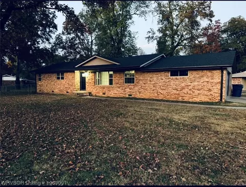 1716 N 52nd St, Fort Smith, AR 72904