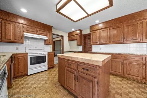 Kitchen - 3908 S 27th Cir, Fort Smith, AR 72901 photo 6 of 7