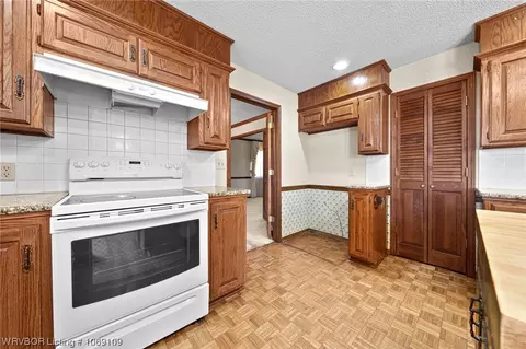 Kitchen - 3908 S 27th Cir, Fort Smith, AR 72901 photo 7 of 7