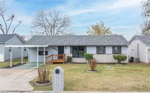 3923 Ridgeway Dr, Fort Smith, AR 72904