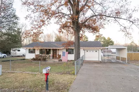 210 K St, Barling, AR 72923