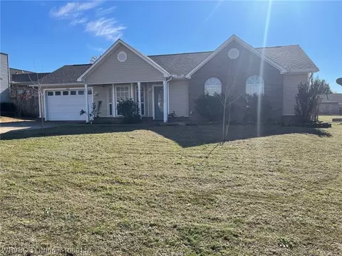 1015 Ruby Dr, Van Buren, AR 72956