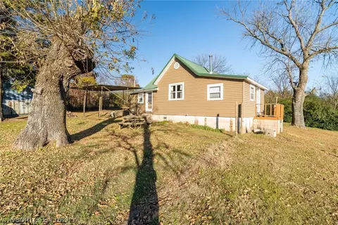 401 Hendrix St, Altus, AR 72821 photo 3