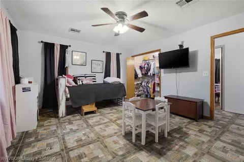 Bedroom - 508 Timber Ridge Rd, Howe, OK 74940 photo 6 of 8