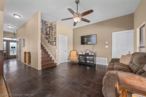 Living - 502 Meadows Ln, Pocola, OK 74902 photo 4 of 4