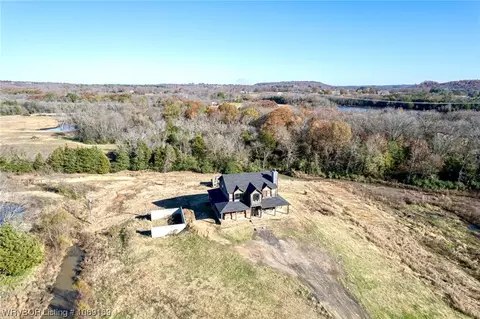 View/Area - 502 Meadows Ln, Pocola, OK 74902 photo 1 of 7