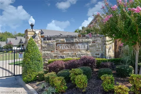 30 Stonegate Ct, Fort Smith, AR 72916