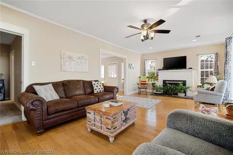 129 E 3rd St, Mulberry, AR 72947 photo 2