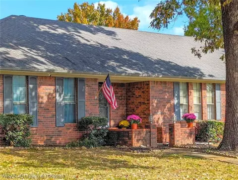 3009 Lisa Ln, Van Buren, AR 72956