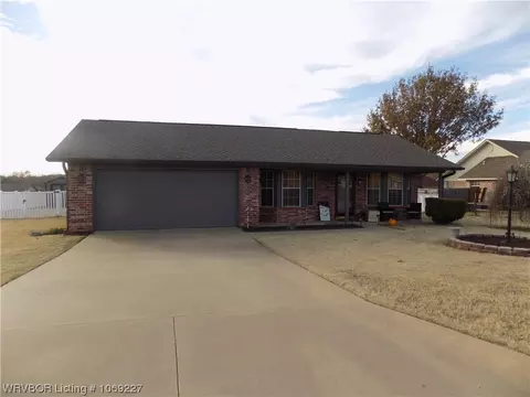 101 Heather Ln, Pocola, OK 74902