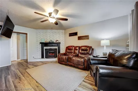Living - 3107 Harmony Rd, Alma, AR 72921 photo 1 of 3