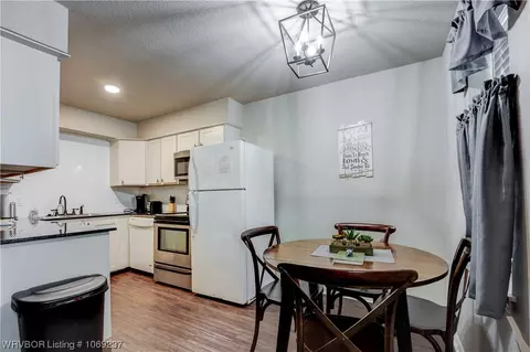 Kitchen - 3107 Harmony Rd, Alma, AR 72921 photo 5 of 7