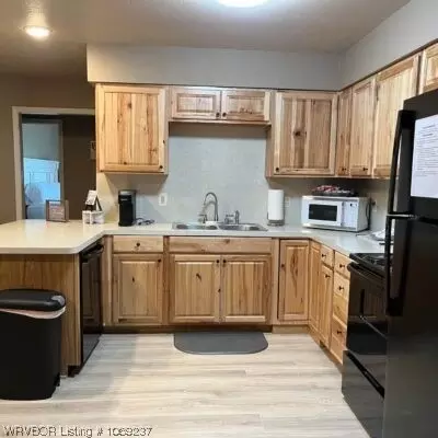 Kitchen - 3107 Harmony Rd, Alma, AR 72921 photo 7 of 7
