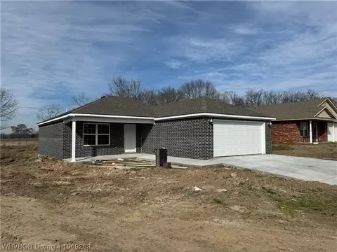 1522 Cherokee Trl, Muldrow, OK 74948