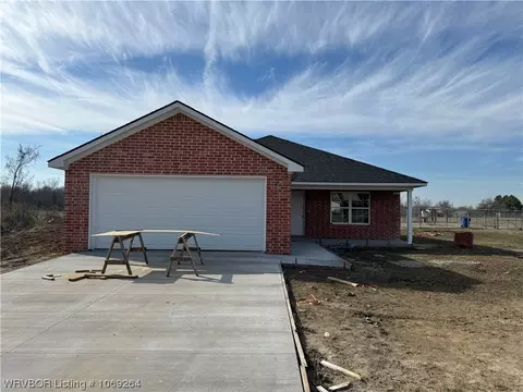1526 Cherokee Trl, Muldrow, OK 74948