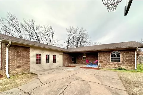 1003 Cruce St, Poteau, OK 74953
