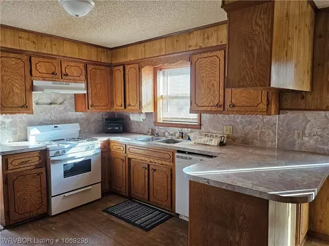 1309 Maple St, Scranton, AR 72863 photo 4