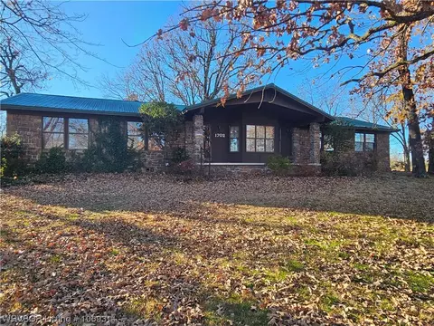 1702 5th St, Paris, AR 72855