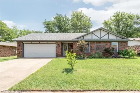 9009 Bryn Mawr Cir, Fort Smith, AR 72908