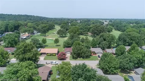 9009 Bryn Mawr Cir, Fort Smith, AR 72908 photo 2