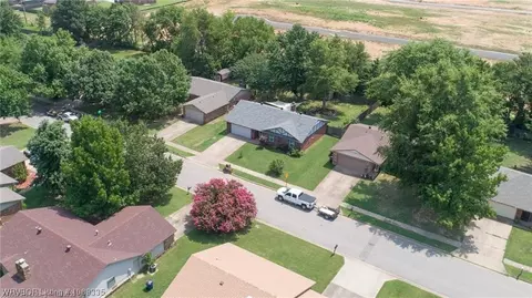 9009 Bryn Mawr Cir, Fort Smith, AR 72908 photo 3
