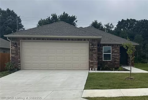 8008 Melody Ln, Fort Smith, AR 72916