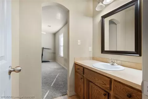 Bath - 317 Skagway Ln, Barling, AR 72923 photo 10 of 10