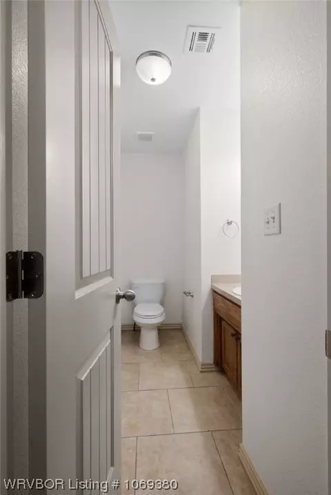 Bath - 317 Skagway Ln, Barling, AR 72923 photo 1 of 10
