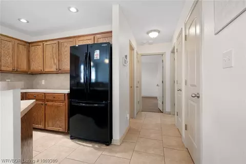 Kitchen - 317 Skagway Ln, Barling, AR 72923 photo 7 of 7