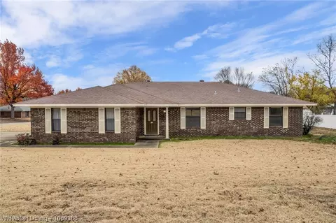 23 Royale Dr, Van Buren, AR 72956