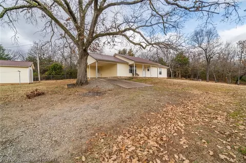 8301 Jarnagin Ln, Huntington, AR 72940