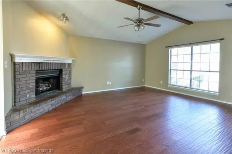 2401 Pine Ln, Barling, AR 72923 photo 4