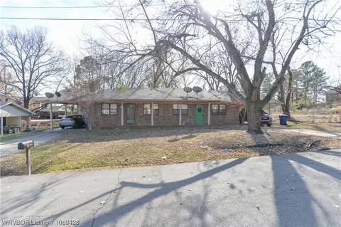 4900-4902 Summit St, Fort Smith, AR 72903