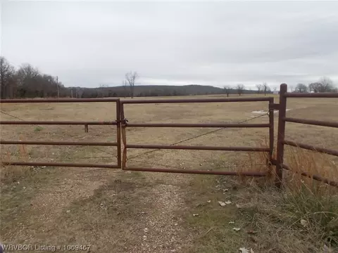 Exterior - 457655 E 1013 Rd, Vian, OK 74962 photo 10 of 16