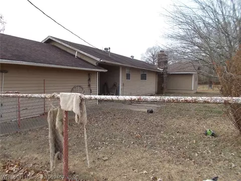 Exterior - 457655 E 1013 Rd, Vian, OK 74962 photo 8 of 16