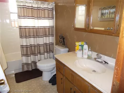 Bath - 457655 E 1013 Rd, Vian, OK 74962 photo 1 of 1
