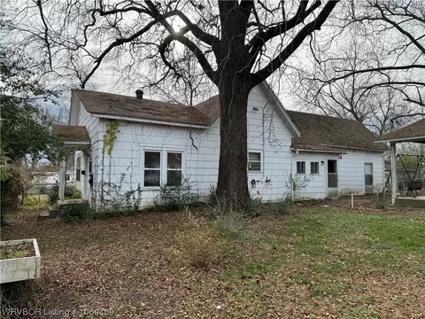 310 Gann St, Mena, AR 71953