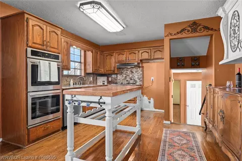 Kitchen - 8707 Jackson St, Fort Smith, AR 72903 photo 2 of 4