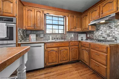 Kitchen - 8707 Jackson St, Fort Smith, AR 72903 photo 4 of 4