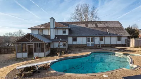 Exterior - 8707 Jackson St, Fort Smith, AR 72903 photo 6 of 9