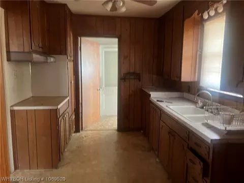 606 E Short Mountain St, Paris, AR 72855 photo 3