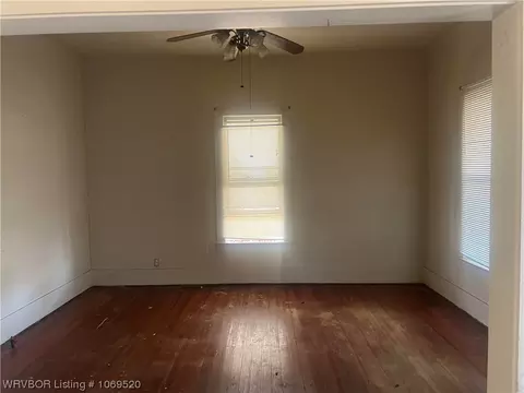 606 E Short Mountain St, Paris, AR 72855 photo 2