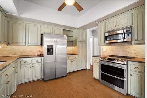 Kitchen - 2814 Reeder St, Fort Smith, AR 72901 photo 1 of 3