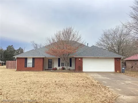 203 Kelly Cir, Lavaca, AR 72941