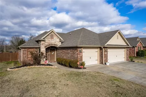 2704 Carly Dr, Lavaca, AR 72941 photo 2