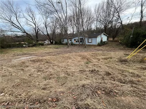 1315 Twin Lakes Dr, Alma, AR 72921