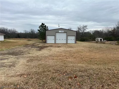 18710 Stoney Point Rd, Spiro, OK 74959
