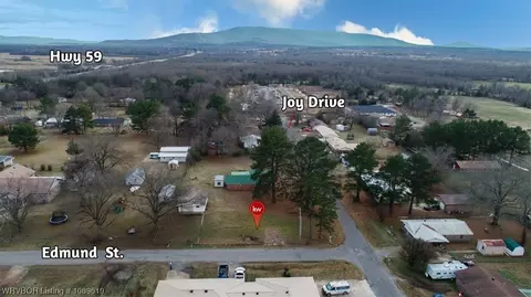 215 Edmond Rd, Panama, OK 74951
