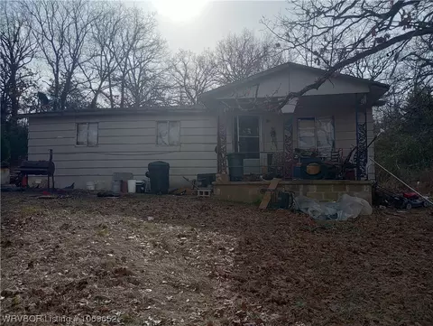 476356 E 1100 Rd, Roland, OK 74954